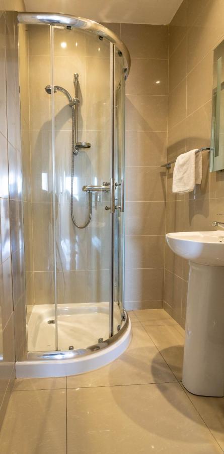 Rooftop Apartment At Queens Beautiful Views 벨파스트 외부 사진