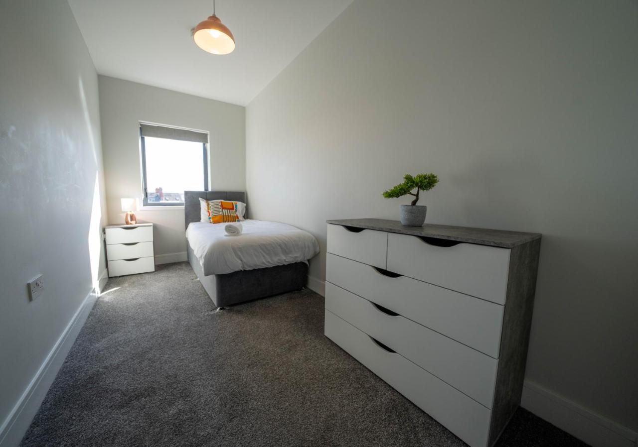 Rooftop Apartment At Queens Beautiful Views 벨파스트 외부 사진